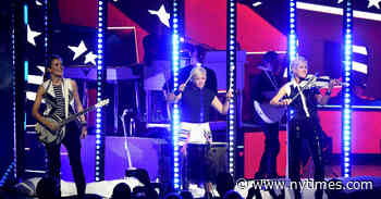 The Dixie Chicks Drop the 'Dixie' and Become the Chicks