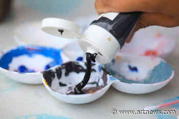 Slow Down Drying Time with the Best Retarders for Acrylic Paint