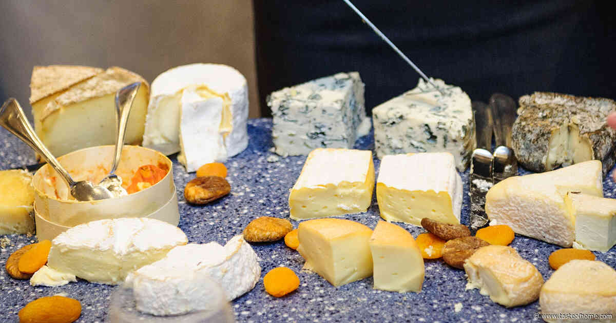 Большой сыр. Сыр ярлсберг. May cheese. Пармезан кусок. Сыр.