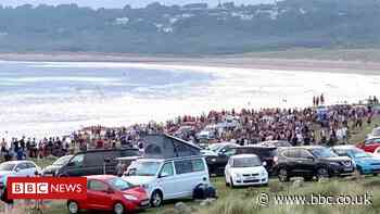 Ogmore-by-Sea: Police probe reports of mass brawl at beach