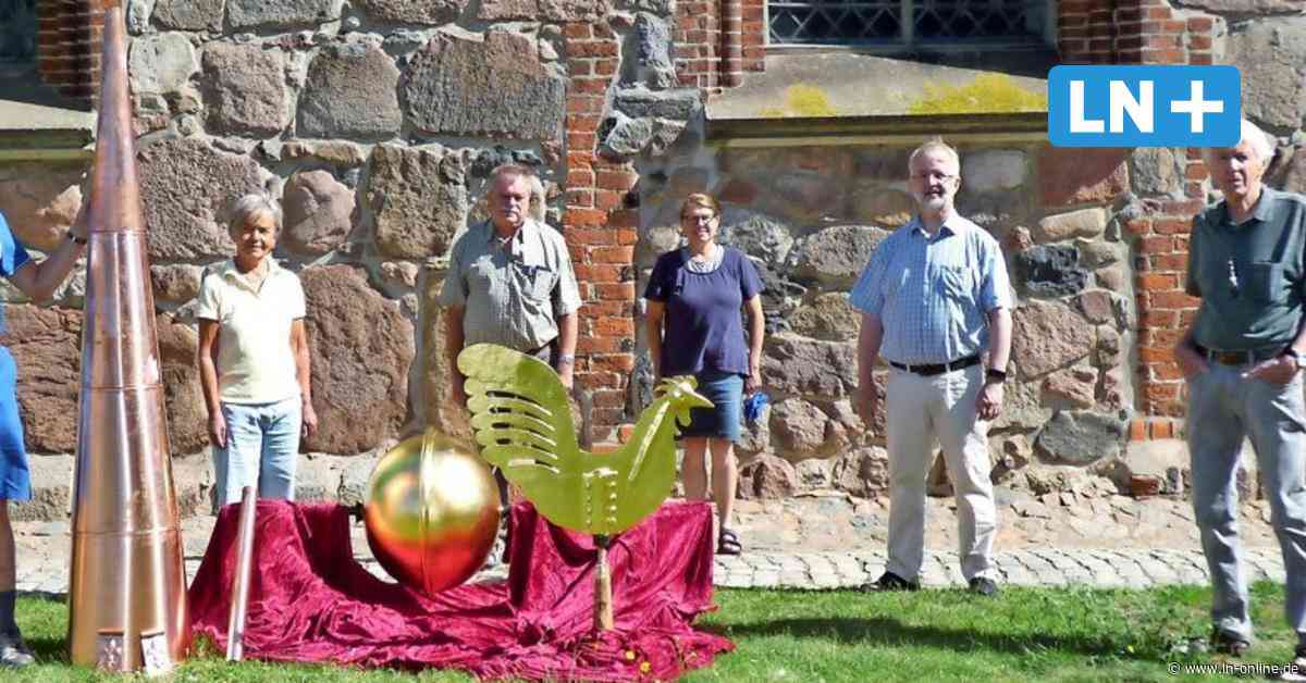 Kirche Breitenfelde: Der Hahn ist zurück auf dem Turm - Lübecker Nachrichten