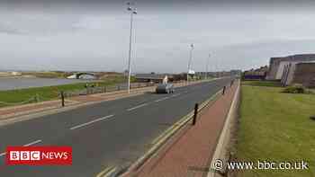 Man dies in 'broad daylight' stabbing in Fleetwood