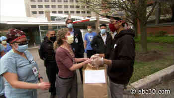 Chicago chef finds ways to give back despite COVID-19 hit to food industry