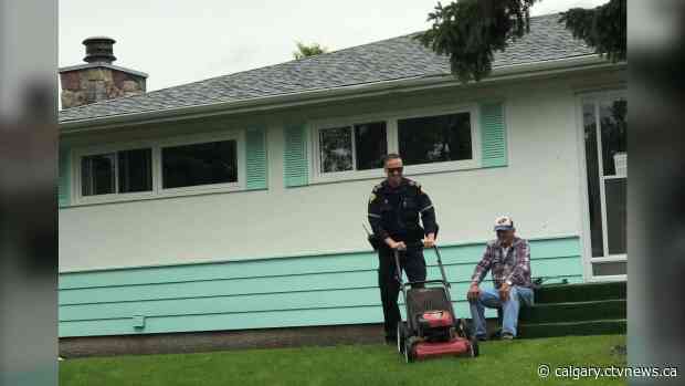 Paramedic takes over grass cutting duty for 90-year-old Calgary man