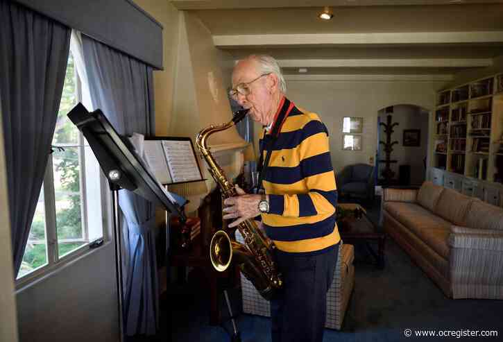 Jazz saxophone player draws crowd around his Fullerton house