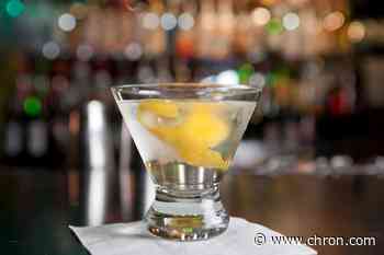 Abbott OKs mixed drinks to-go for certain bars and restaurants