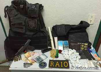 Polícia desativa acampamento e apreende pistola, drogas e coletes balísticos em Caucaia - O Lagoa