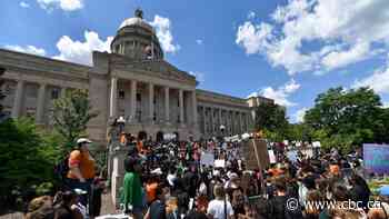 1 person fatally shot at Breonna Taylor protest in Kentucky