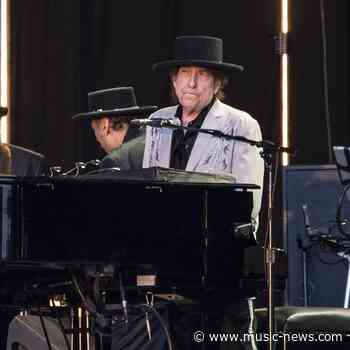 Bob Dylan breaks U.K. album chart records