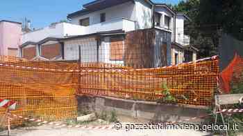 Modena, abbandona il figlio di otto anni nello stabile degradato - La Gazzetta di Modena
