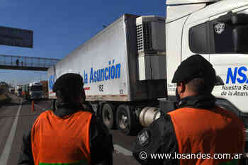 Desmintieron que dos camioneros hubieran ingresado con Covid-19 por Desaguadero - Los Andes (Mendoza)