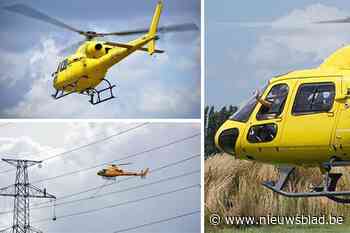 Helikopter trekt draden voor sterkere hoogspanning in de Polder