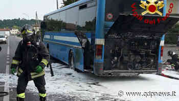 Crocetta del Montello, autobus a fuoco nel vano motore, intervengono i vigili del fuoco, nessun ferito - Qdpnews.it - notizie online dell'Alta Marca Trevigiana
