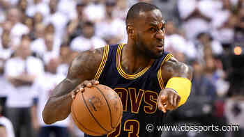 LeBron James rookie card sets modern-day record with $960K bid