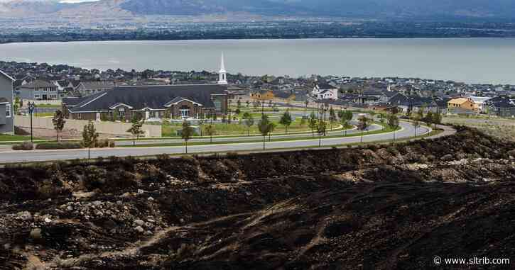 All evacuees can return to their homes in Saratoga Springs, but they may have to flee again as Knolls Fire continues