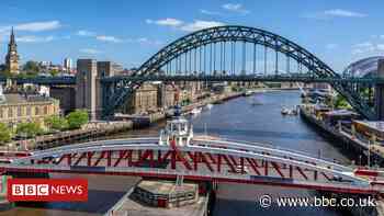 Coronavirus: Newcastle 'mindless idiots' prompt bridge jump warning