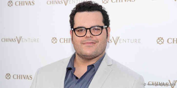 Josh Gad Reveals Which Celebrity Made Him Forget His Lines During 'Book of Mormon' on Broadway!
