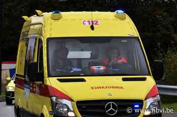 Fietser lichtgewond na botsing met auto - Het Belang van Limburg