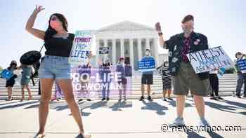 US top court strikes down law limiting abortions