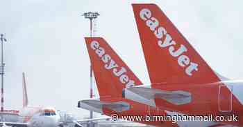 Easyjet cuts 727 pilot jobs and closes down three UK airport bases