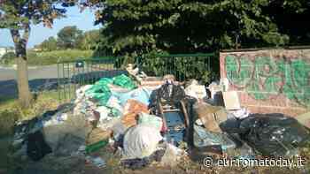 Municipio IX: tra rifiuti ed erba alta le aree gioco restano off limits - RomaToday