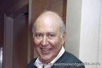 Russell Crowe leads tributes to veteran TV writer and director Carl Reiner