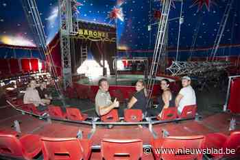 Clowns met gezichtsschermen en grote ventilatoren: dit circus zet als eerste zijn tent weer open voor toeschouwers