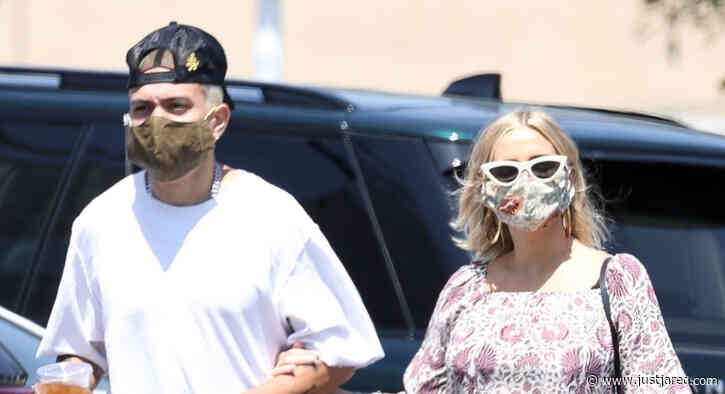 Pregnant Ashlee Simpson & Evan Ross Head Out on Coffee Run in L.A.