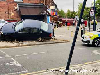 Car crashes into a wall during Harrow Weald police chase