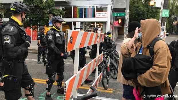 More than 20 arrested as Seattle cops clear 'occupied' zone