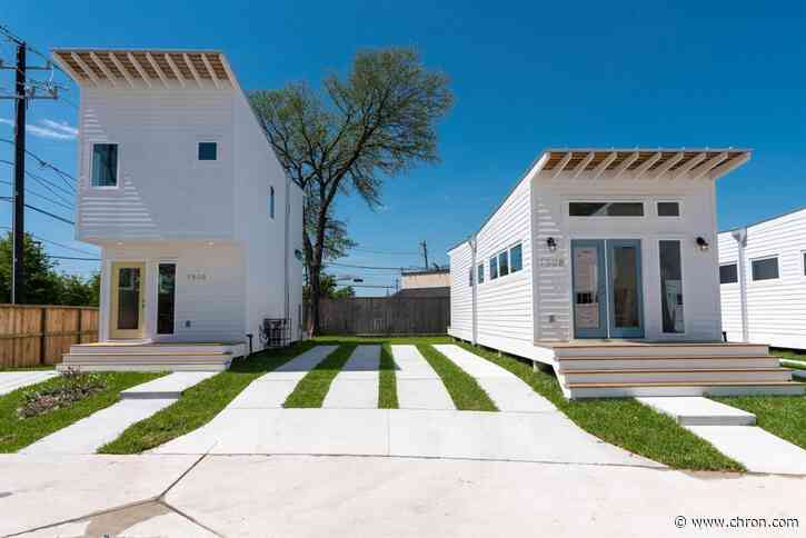 I'd rather live in a cool tiny home than a sprawling Texas mansion. Here's why.