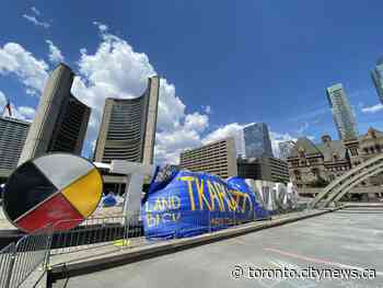 Iconic ‘Toronto’ sign at Nathan Phillips Square vandalized - CityNews Toronto