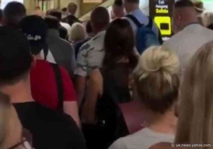 'Chaos' Greets Tourists at Mallorca Airport