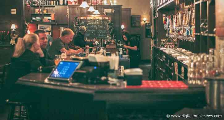 Texas Bar Owner Organizes ‘Bar Lives Matter’ Concert In Defiance of COVID-19 Shutdowns