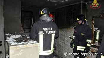 Torino, tre appartamenti distrutti da incendio in via Lucento: due feriti, evacuato l'intero palazzo - La Repubblica