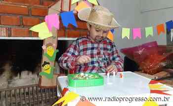 Escolas municipais de Cruz Alta adaptam festa juninas e fazem a diversão dos alunos - Rádio Progresso de Ijuí
