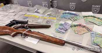 2 women arrested, drugs and guns seized in Innisfail, Alta.: ALERT