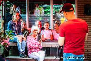 Musicalster Stanley Burleson geeft privéoptreden voor nierpatiënt Rylan (12)