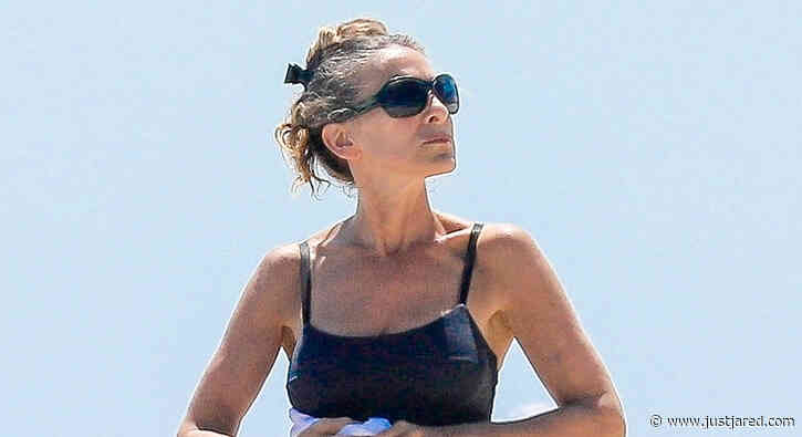 Sarah Jessica Parker Soaks Up the Sun During Day at the Beach!