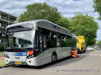 Bus met panne op de Dillenburgsingel - Vlaardingen24