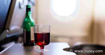 Delta is bringing back alcohol on select domestic flights