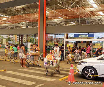 Supermercados lotam em Teresina; saiba o que abre e fecha na capital nos próximos 4 dias - Cidadeverde.com