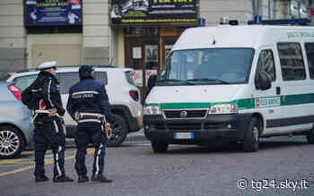 Torino, durante una lite per una ragazza strappa orecchio a morsi a rivale: arrestato - Sky Tg24