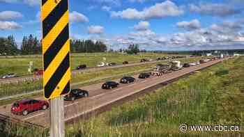 Atlantic pandemic bubble travellers faced long lineups on 1st day