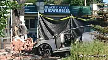 Driver arrested, 3 passengers die when car crashes into south Edmonton Starbucks