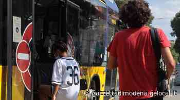 Modena «Come timbro il ticket?» Sul bus Seta in mascherina con l’incubo della multa - La Gazzetta di Modena