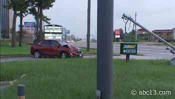 2 dead in separate crashes involving pedestrians - KTRK-TV
