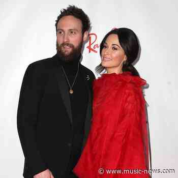Kacey Musgraves files for divorce
