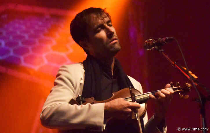 Watch Andrew Bird and his family perform ‘Manifest’ on ‘Colbert’
