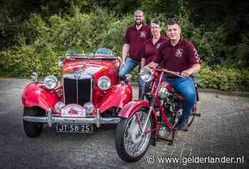 Geen ronkende motoren, maar vergeet-mij-nietjes 
op Millingse oldtimerdag